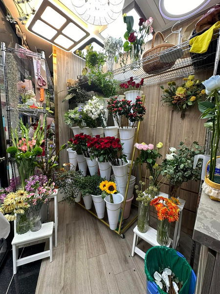 長沙灣青山道小型花店轉讓