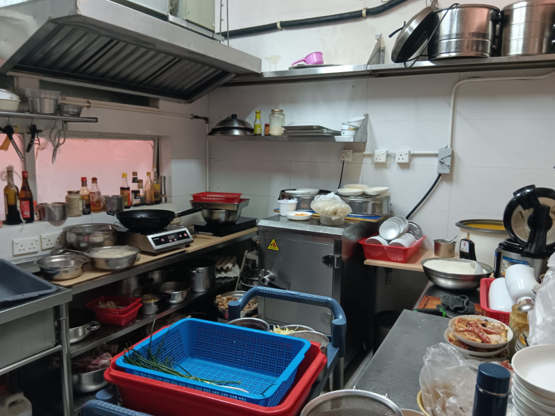觀塘工廠區旺鋪茶餐廳招租   