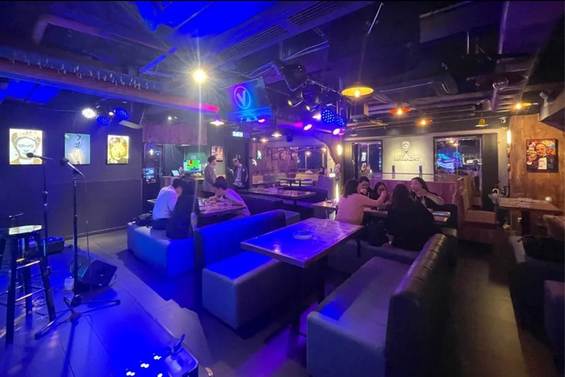 銅鑼灣駱克道樓上舖  多國菜餐廳 頂讓